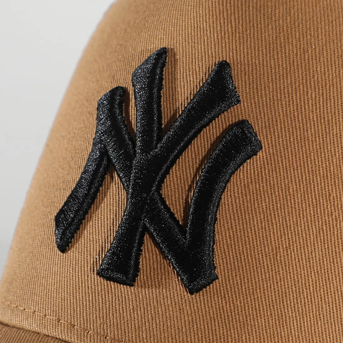 Grosses soldes 🤩 Casquette Trucker Essential AF New York Yankees 12589246 Camel Noir de New Era 😉 2 Grosses soldes 🤩 Casquette Trucker Essential AF New York Yankees 12589246 Camel Noir de New Era 😉 – Image 2
