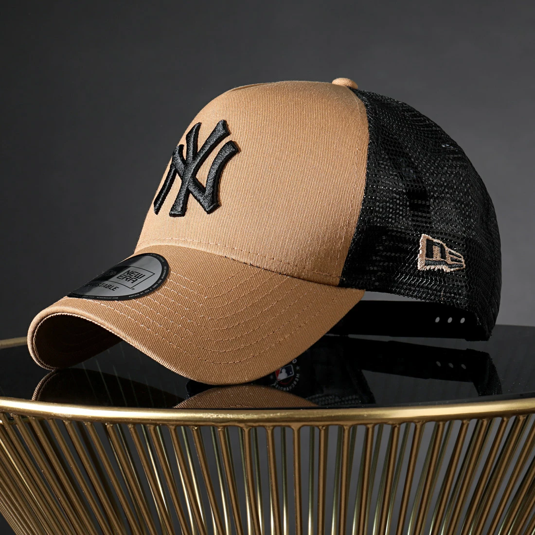 Grosses soldes 🤩 Casquette Trucker Essential AF New York Yankees 12589246 Camel Noir de New Era 😉 5 Grosses soldes 🤩 Casquette Trucker Essential AF New York Yankees 12589246 Camel Noir de New Era 😉 – Image 5