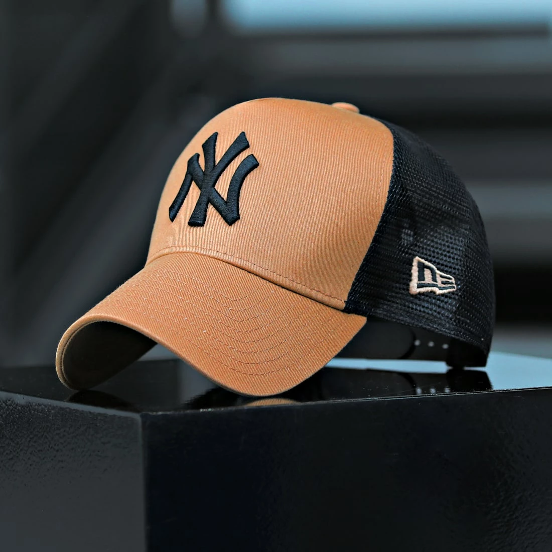 Grosses soldes 🤩 Casquette Trucker Essential AF New York Yankees 12589246 Camel Noir de New Era 😉 7 Grosses soldes 🤩 Casquette Trucker Essential AF New York Yankees 12589246 Camel Noir de New Era 😉 – Image 7