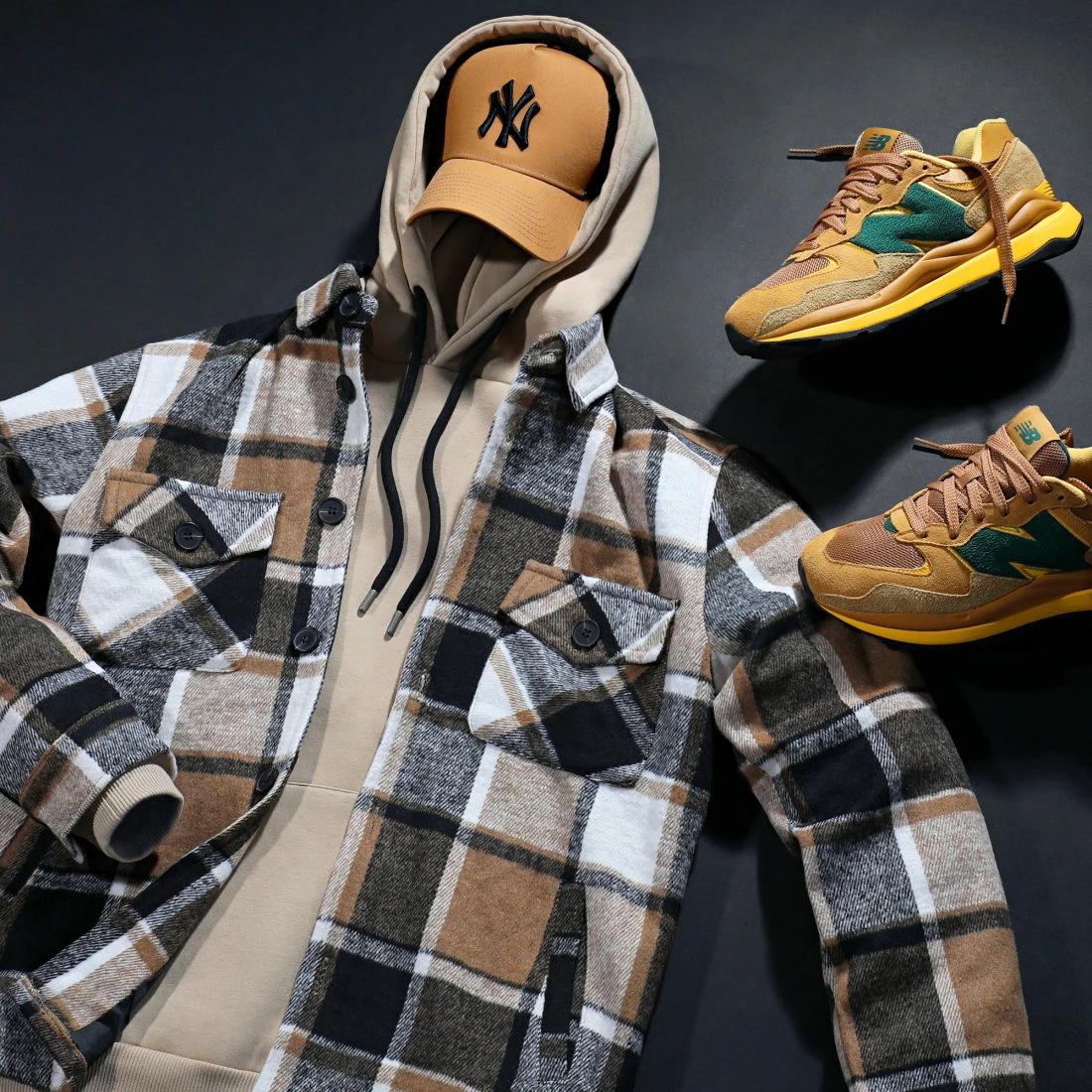 Grosses soldes 🤩 Casquette Trucker Essential AF New York Yankees 12589246 Camel Noir de New Era 😉 8 Grosses soldes 🤩 Casquette Trucker Essential AF New York Yankees 12589246 Camel Noir de New Era 😉 – Image 8