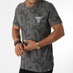 Budget 🛒 Tee 👕 Shirt Chicago Bulls 12827268 Gris Anthracite de New Era 🎁 -New Era Soldes 2022 new era 275687 12827268 20210803T142953 03