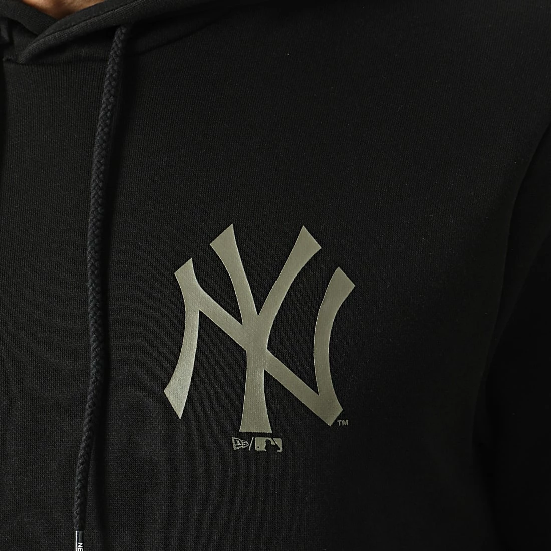 Top 10 🤩 Sweat Capuche Left Chest Team Logo New York Yankees 12893144 Noir de New Era ⭐ 2 Top 10 🤩 Sweat Capuche Left Chest Team Logo New York Yankees 12893144 Noir de New Era ⭐ – Image 2