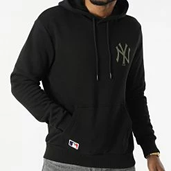 Top 10 🤩 Sweat Capuche Left Chest Team Logo New York Yankees 12893144 Noir de New Era ⭐ 6 Top 10 🤩 Sweat Capuche Left Chest Team Logo New York Yankees 12893144 Noir de New Era ⭐ -New Era Soldes 2022 new era 298993 12893144 20220119T145159 03