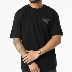 Offres 🌟 Tee 👚 Shirt Oversize Infill Chicago Bulls 12893095 Noir de New Era ✔️ -New Era Soldes 2022 new era 303395 12893095 20220224T150723 03