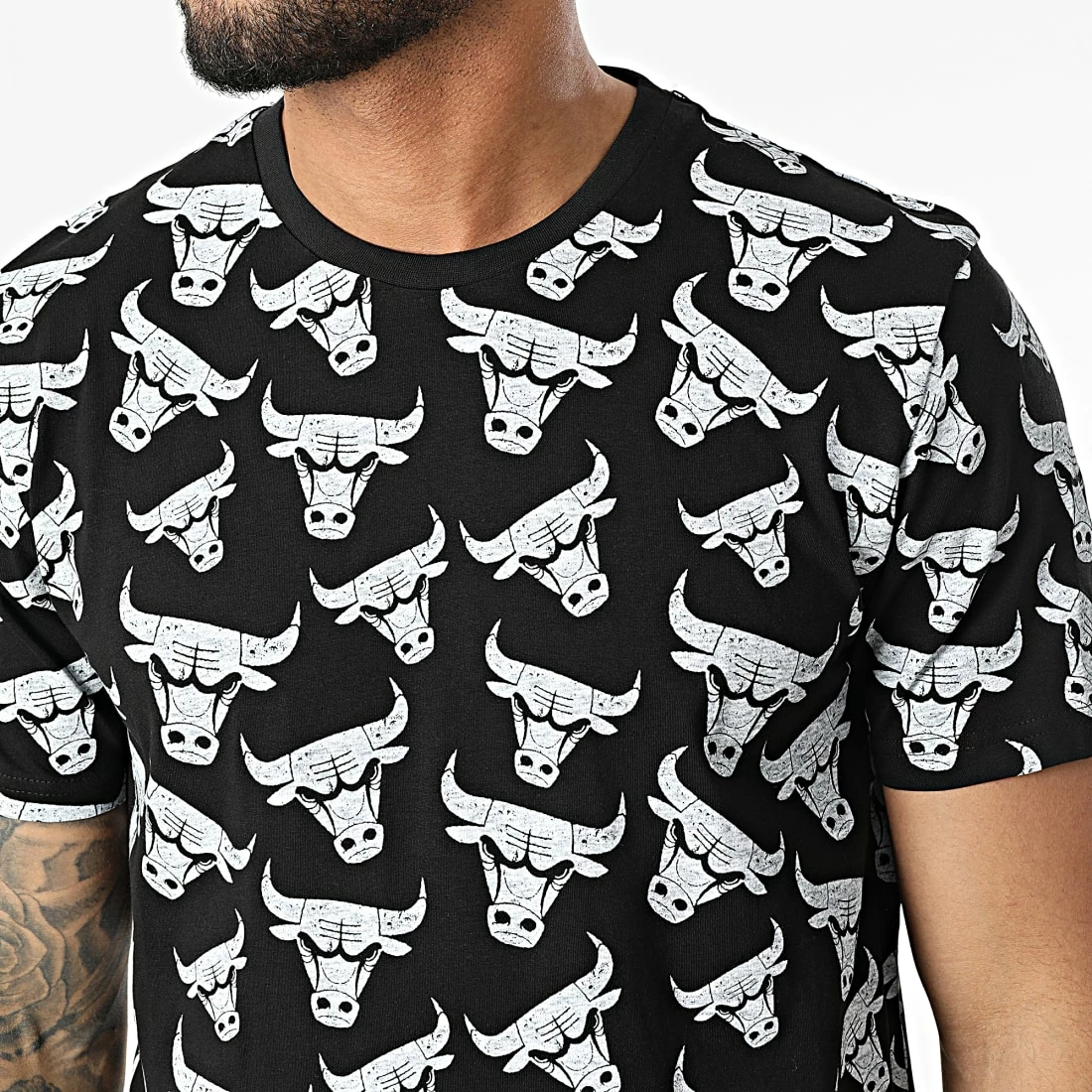 De gros 👍 Tee 👕 Shirt Distressed Logo Chicago Bulls 12893176 Noir de New Era 🔔 2 De gros 👍 Tee 👕 Shirt Distressed Logo Chicago Bulls 12893176 Noir de New Era 🔔 – Image 2