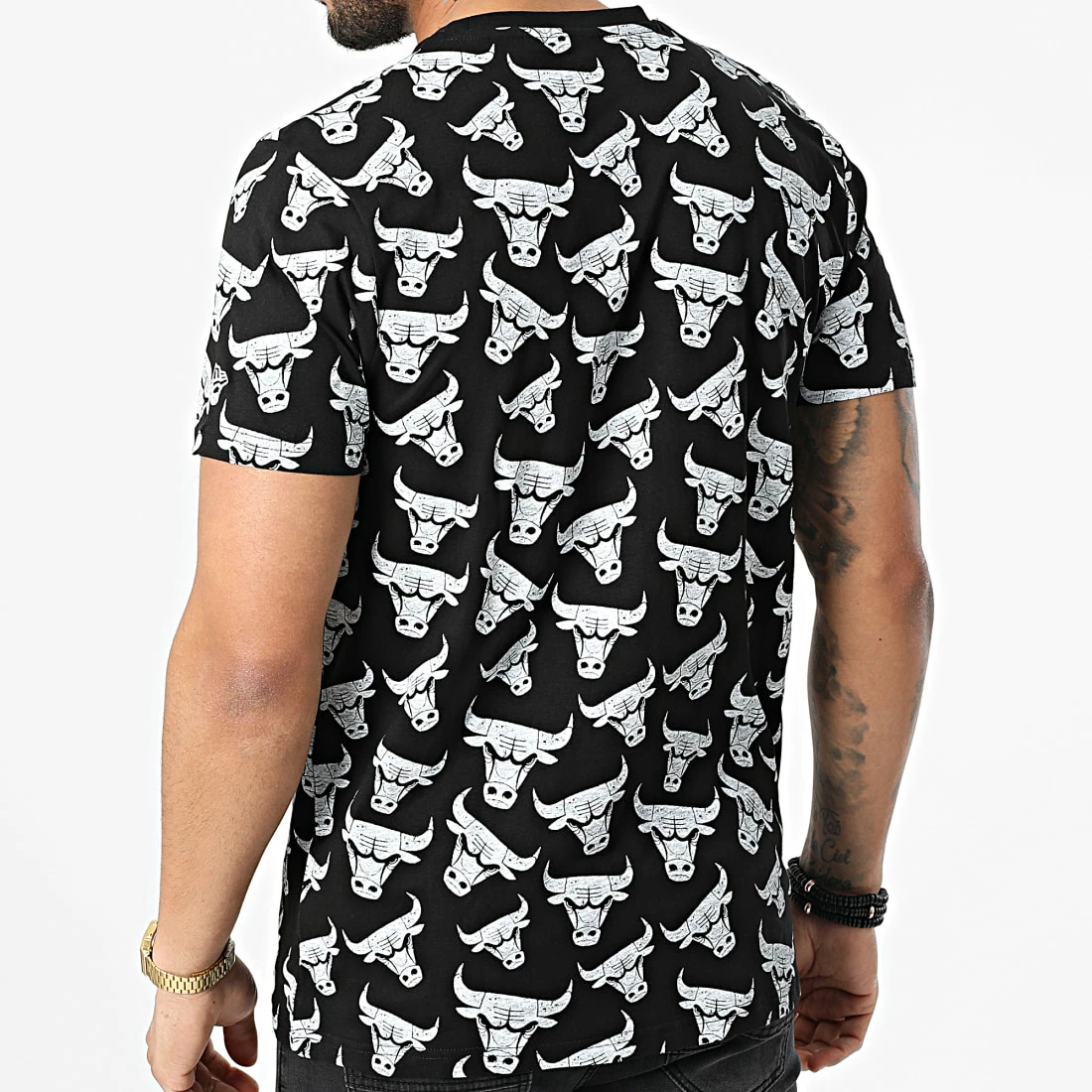 De gros 👍 Tee 👕 Shirt Distressed Logo Chicago Bulls 12893176 Noir de New Era 🔔 4 De gros 👍 Tee 👕 Shirt Distressed Logo Chicago Bulls 12893176 Noir de New Era 🔔 – Image 4