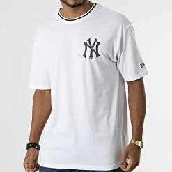 Sortie ⭐ Tee 👚 Shirt Distressed Graphic New York Yankees 12893171 Blanc de New Era 💯 -New Era Soldes 2022 new era 306294 12893171 20220228T154530 04