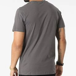 Tout neuf 🤩 Tee 👕 Shirt New York Yankees 13083936 Gris Anthracite de New Era 🛒 -New Era Soldes 2022 new era 318272 13083936 20220512T090714 04