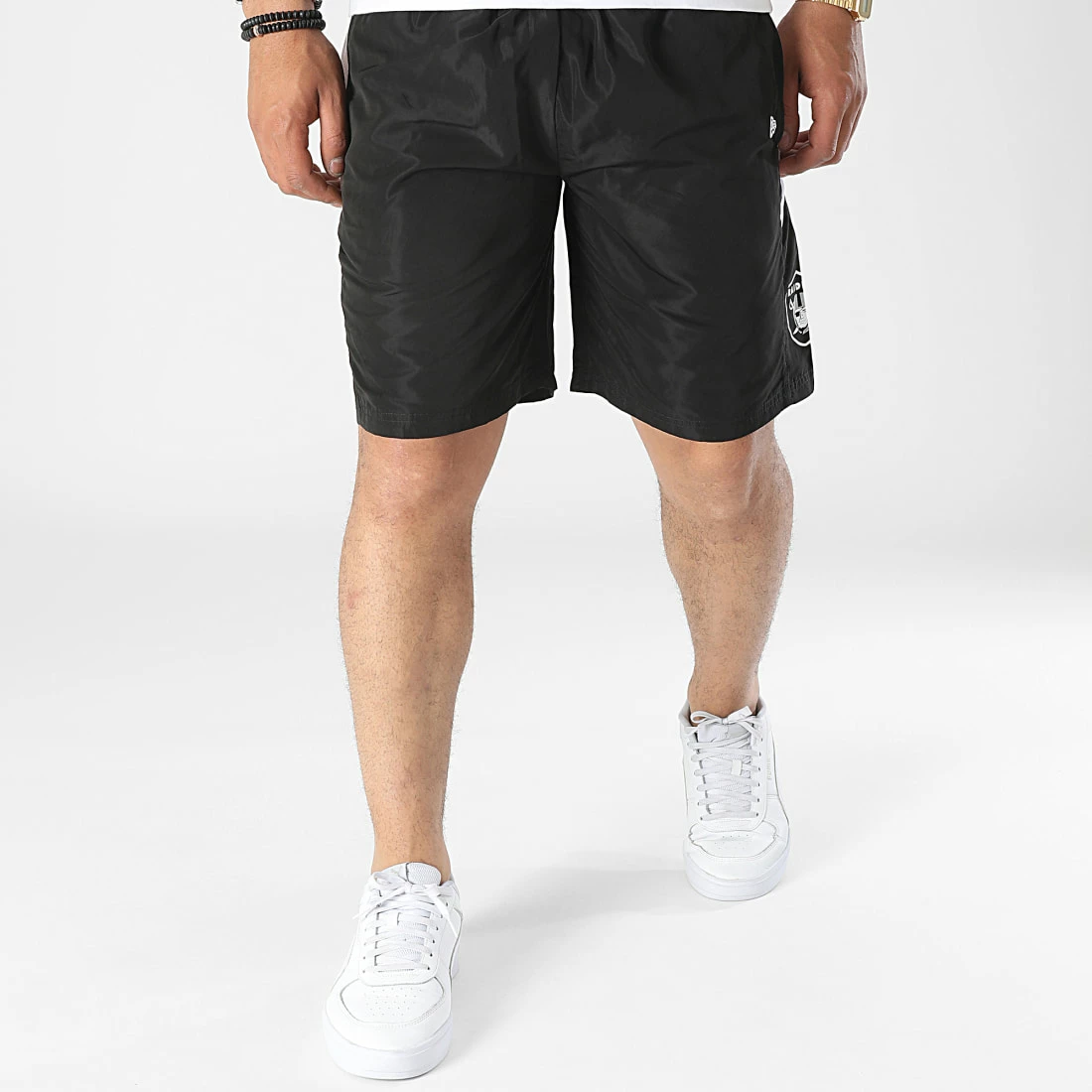 Nouveau 🛒 Short Jogging A Bandes NFL Side Panel Las Vegas Raiders 13116160 Noir de New Era 🎉 3 Nouveau 🛒 Short Jogging A Bandes NFL Side Panel Las Vegas Raiders 13116160 Noir de New Era 🎉 – Image 3