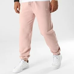 Remise 🛒 Pantalon Jogging League Essential New York Yankees Rose de New Era ✨