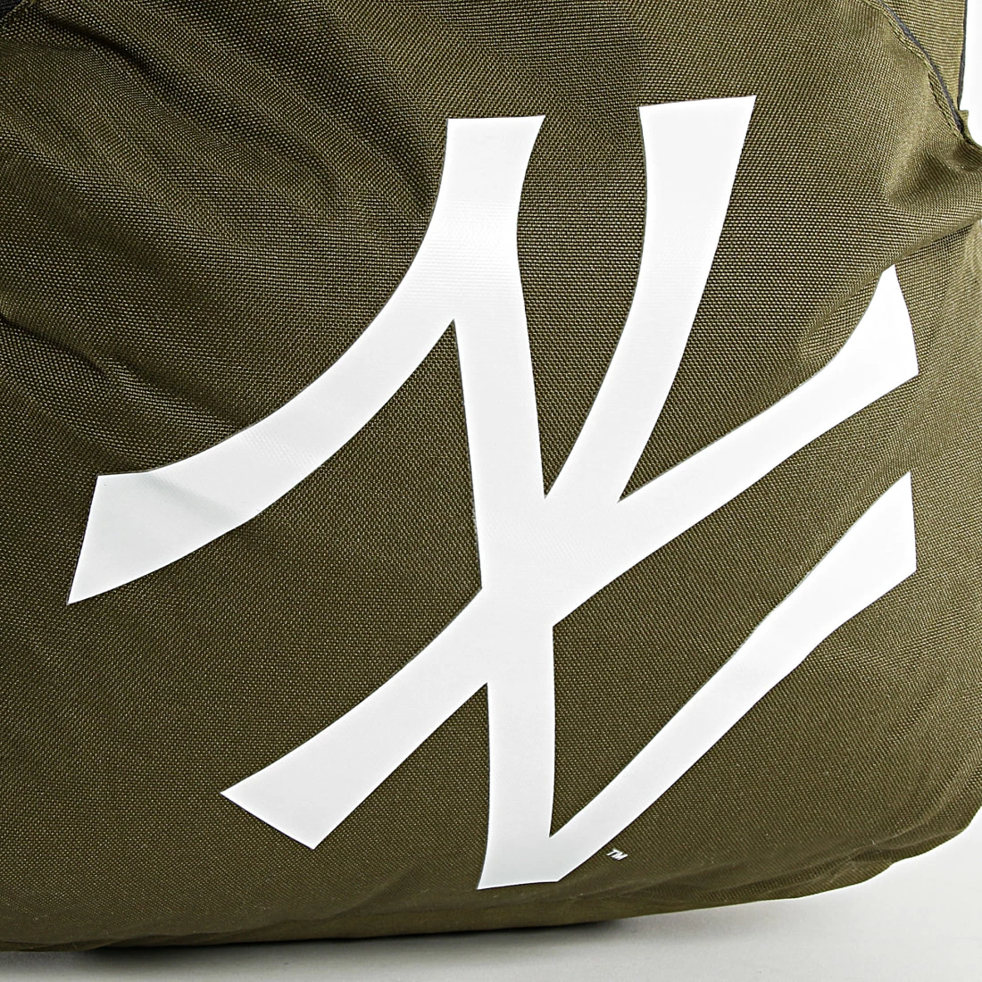 Remise 🥰 Sac A Dos Stadium New York Yankees Vert Kaki de New Era 🌟 2 Remise 🥰 Sac A Dos Stadium New York Yankees Vert Kaki de New Era 🌟 – Image 2