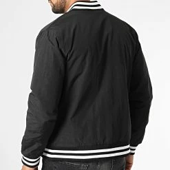 Top 10 😉 Veste Bomber Team New York Yankees 60284785 Noir de New Era 💯 -New Era Soldes 2022 new era 329841 60284785 20220729T160141 04