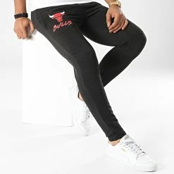 Grosses soldes ✨ Pantalon Jogging Chicago Bulls 60284784 Noir de New Era 👍 -New Era Soldes 2022 new era 330531 60284784 20220804T161747 03