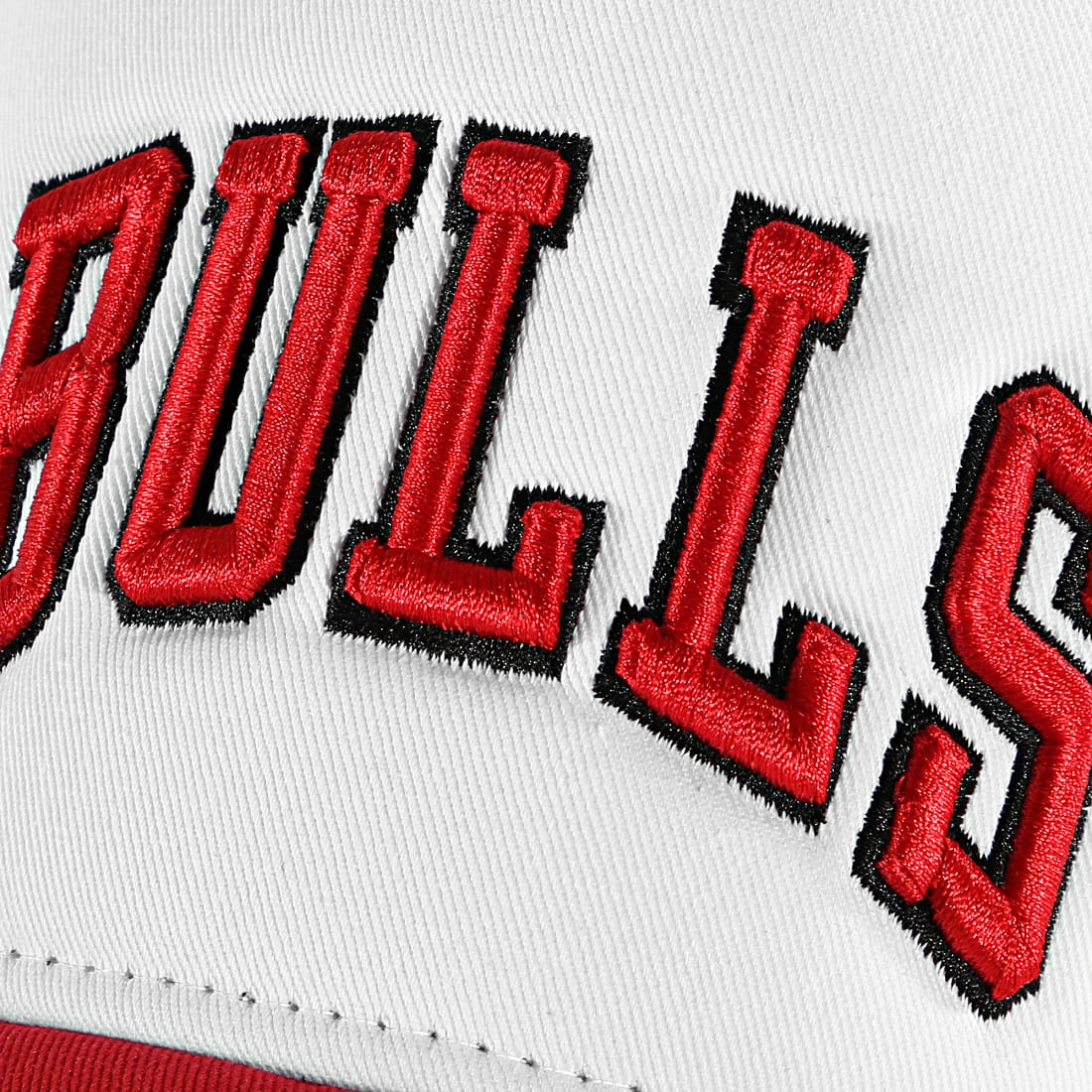 Meilleure affaire 💯 Casquette Trucker Team Colour Block Chicago Bulls Rouge Blanc Noir de New Era ❤️ 2 Meilleure affaire 💯 Casquette Trucker Team Colour Block Chicago Bulls Rouge Blanc Noir de New Era ❤️ – Image 2