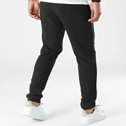 Les meilleures critiques de 🤩 Pantalon Jogging Los Angeles Lakers 60284788 Noir de New Era 😉 -New Era Soldes 2022 new era 332501 60284788 20220818T122640 04