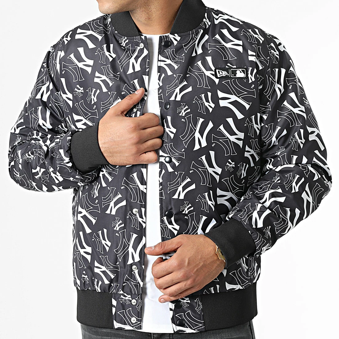 Top 10 🥰 Veste Team AOP New York Yankees 60284761 Noir Blanc de New Era 👍 1 Top 10 🥰 Veste Team AOP New York Yankees 60284761 Noir Blanc de New Era 👍