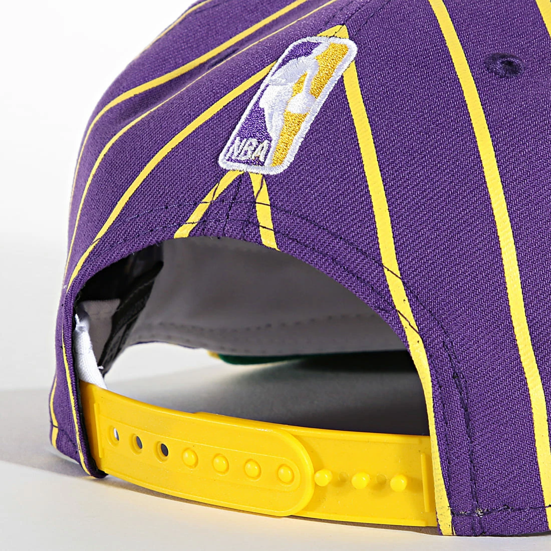 Offres 🛒 Casquette Snapback 9Fifty City Arch Los Angeles Lakers Violet de New Era 🤩 3 Offres 🛒 Casquette Snapback 9Fifty City Arch Los Angeles Lakers Violet de New Era 🤩 – Image 3