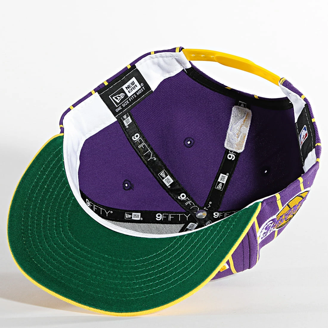 Offres 🛒 Casquette Snapback 9Fifty City Arch Los Angeles Lakers Violet de New Era 🤩 4 Offres 🛒 Casquette Snapback 9Fifty City Arch Los Angeles Lakers Violet de New Era 🤩 – Image 4