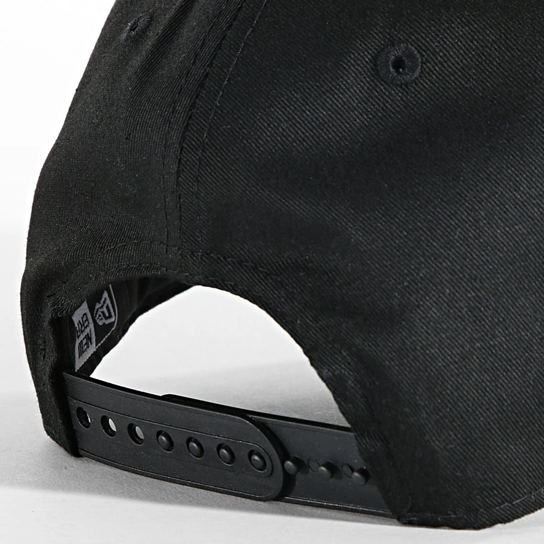 Meilleure vente 🤩 Casquette 9Forty Foil Logo Chicago Bulls Noir de New Era 💯 3 Meilleure vente 🤩 Casquette 9Forty Foil Logo Chicago Bulls Noir de New Era 💯 – Image 3