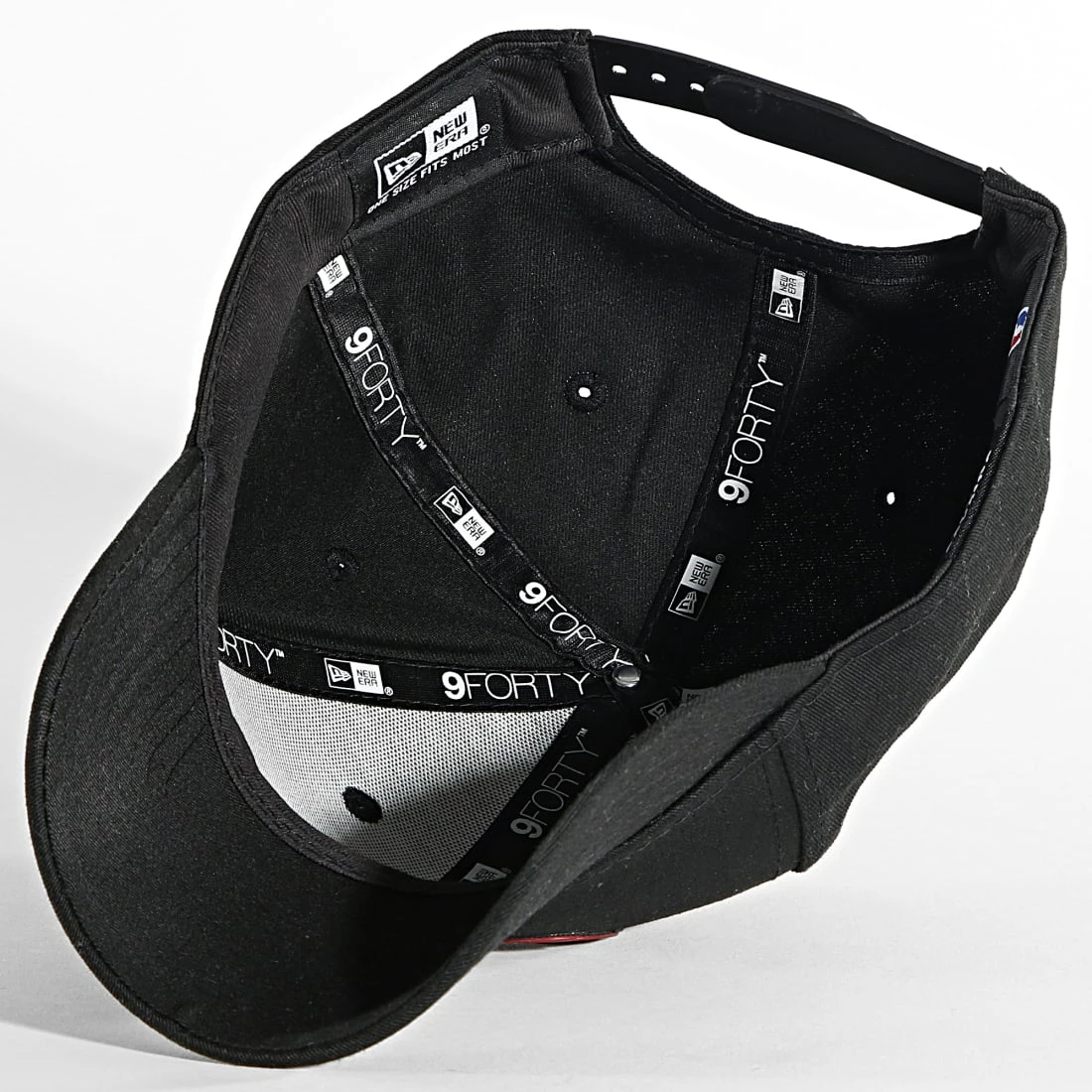 Meilleure vente 🤩 Casquette 9Forty Foil Logo Chicago Bulls Noir de New Era 💯 4 Meilleure vente 🤩 Casquette 9Forty Foil Logo Chicago Bulls Noir de New Era 💯 – Image 4