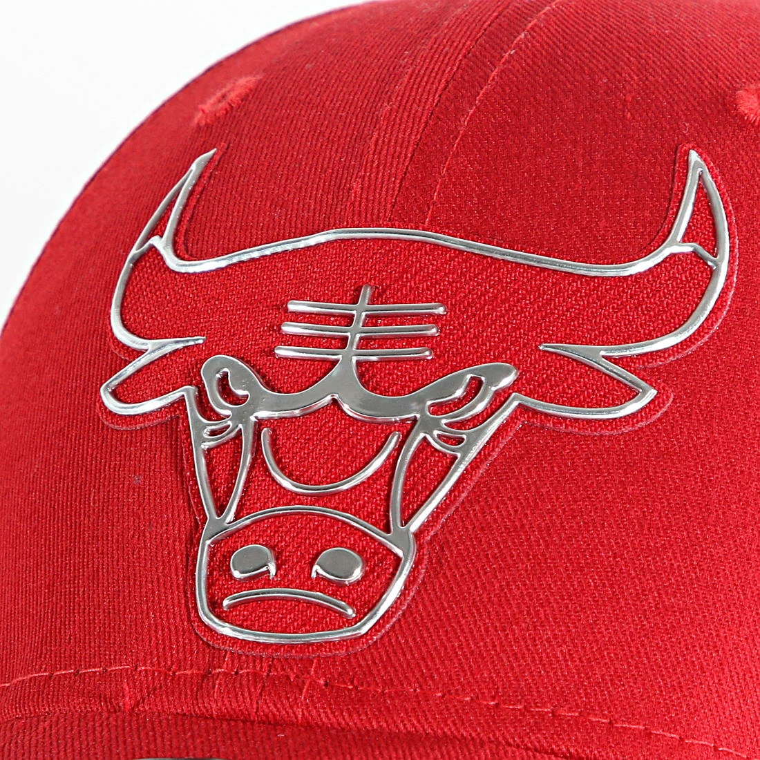 Vente flash ✨ Casquette 9Forty Foil Logo Chicago Bulls Rouge de New Era 🥰 2 Vente flash ✨ Casquette 9Forty Foil Logo Chicago Bulls Rouge de New Era 🥰 – Image 2