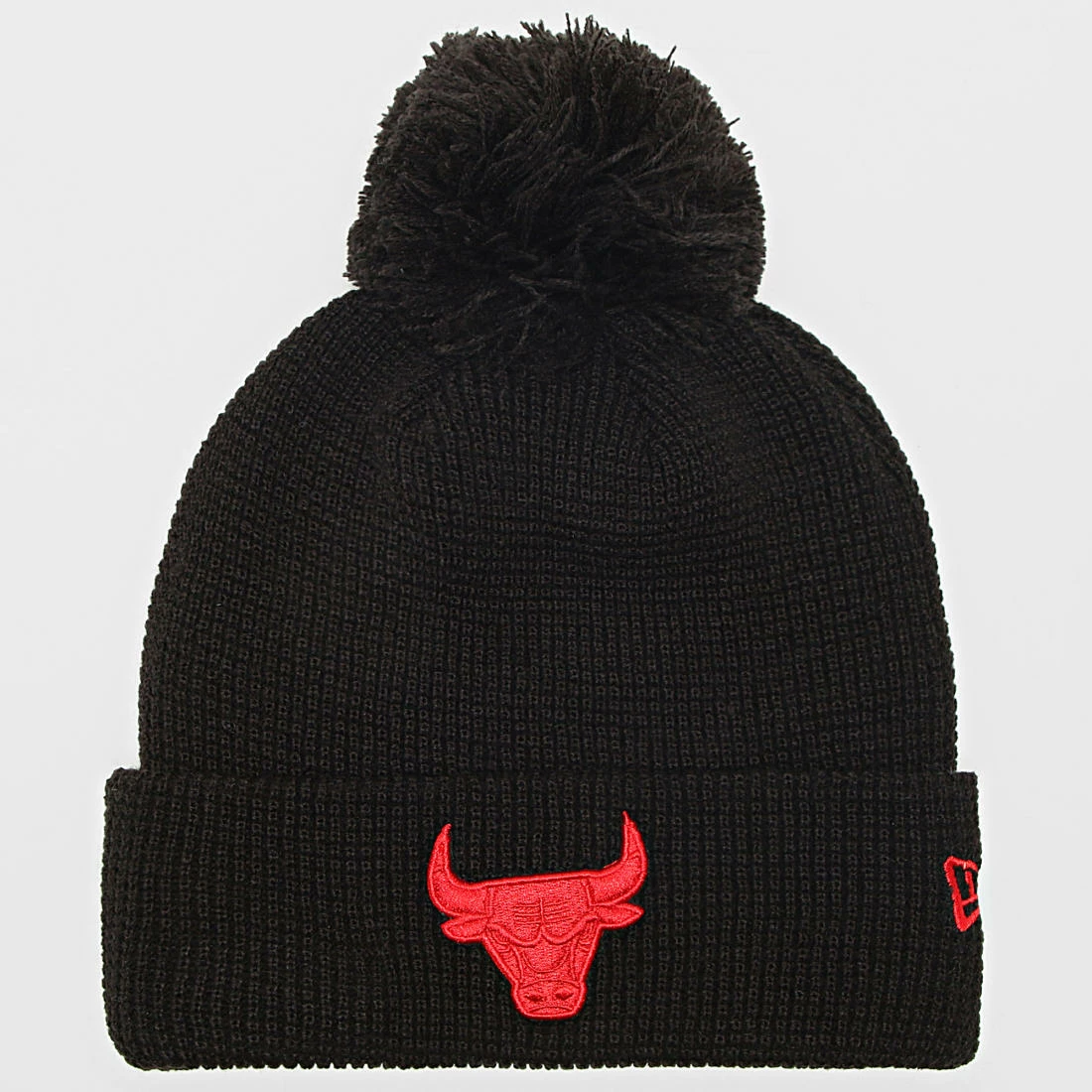 Promo ⭐ Bonnet Team Pop Bobble Chicago Bulls 60285007 Noir de New Era 💯 1 Promo ⭐ Bonnet Team Pop Bobble Chicago Bulls 60285007 Noir de New Era 💯