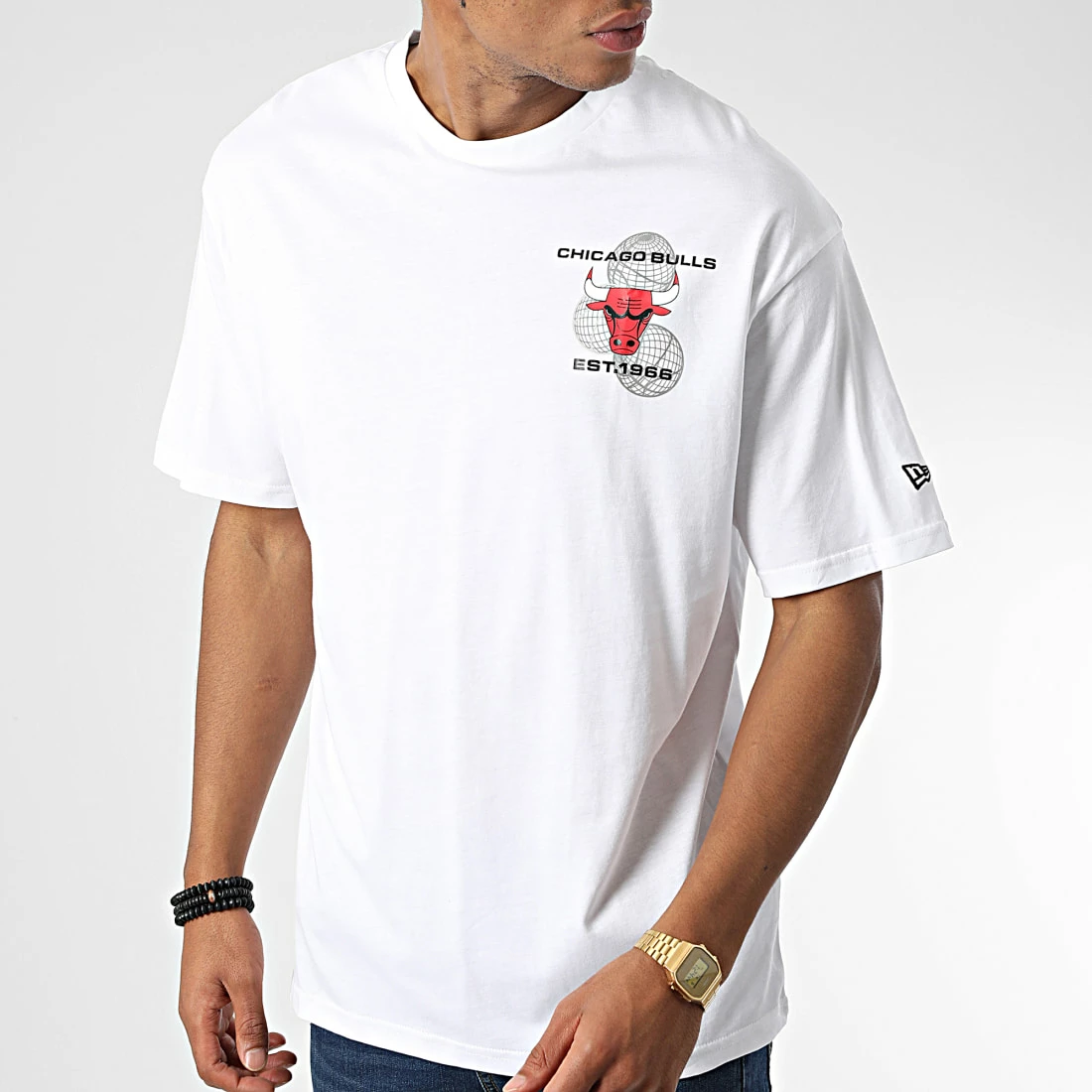 Acheter ⭐ Tee 👚 Shirt Graphic Chicago Bulls Blanc de New Era ✨ 3 Acheter ⭐ Tee 👚 Shirt Graphic Chicago Bulls Blanc de New Era ✨ – Image 3