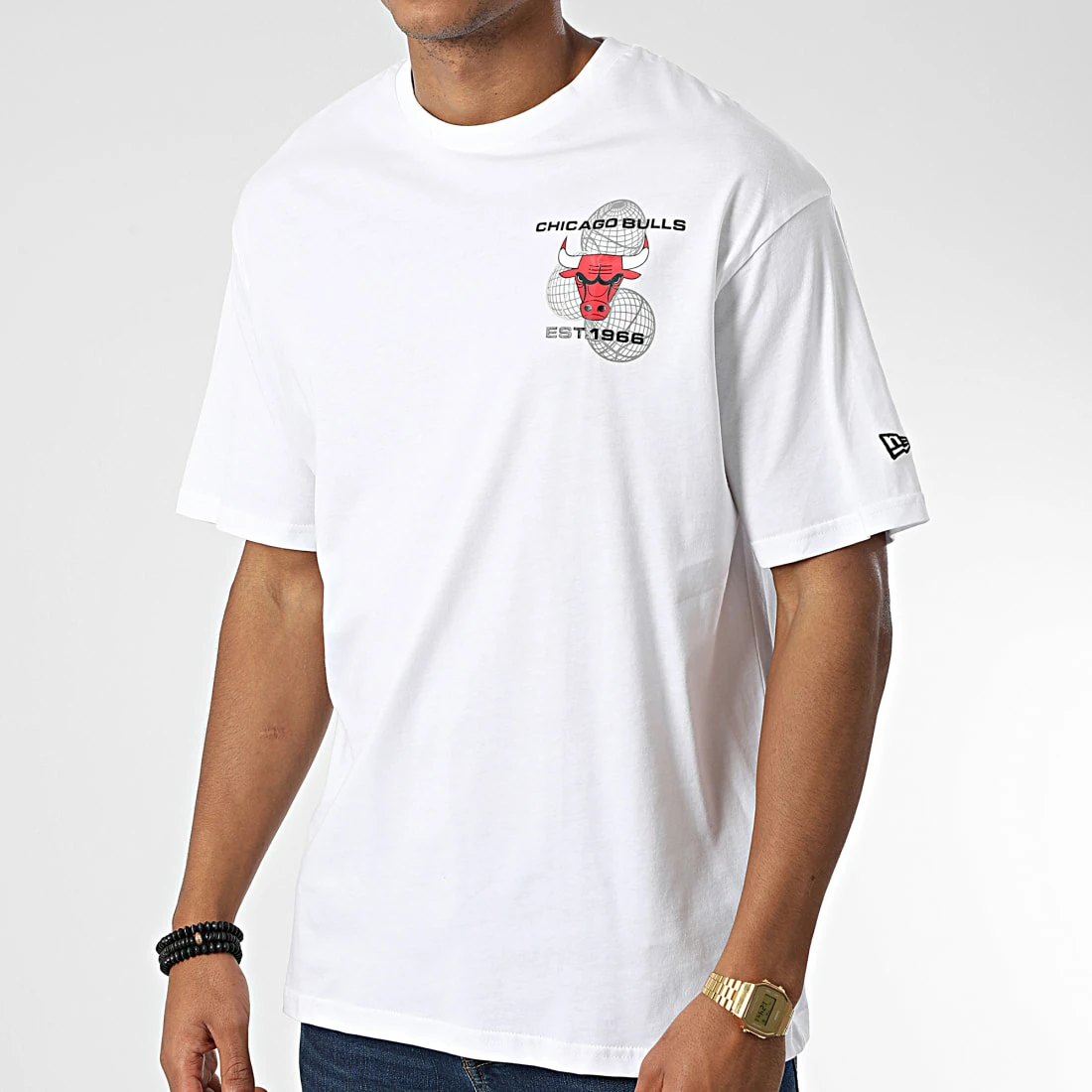 Acheter ⭐ Tee 👚 Shirt Graphic Chicago Bulls Blanc de New Era ✨ 4 Acheter ⭐ Tee 👚 Shirt Graphic Chicago Bulls Blanc de New Era ✨ – Image 4