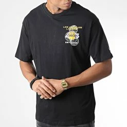 Sortie 😍 Tee 👚 Shirt Graphic Los Angeles Lakers Noir de New Era ⌛ -New Era Soldes 2022 new era 343070 60292296 20221025T161453 03