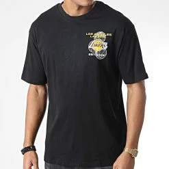 Sortie 😍 Tee 👚 Shirt Graphic Los Angeles Lakers Noir de New Era ⌛ -New Era Soldes 2022 new era 343070 60292296 20221025T161455 04
