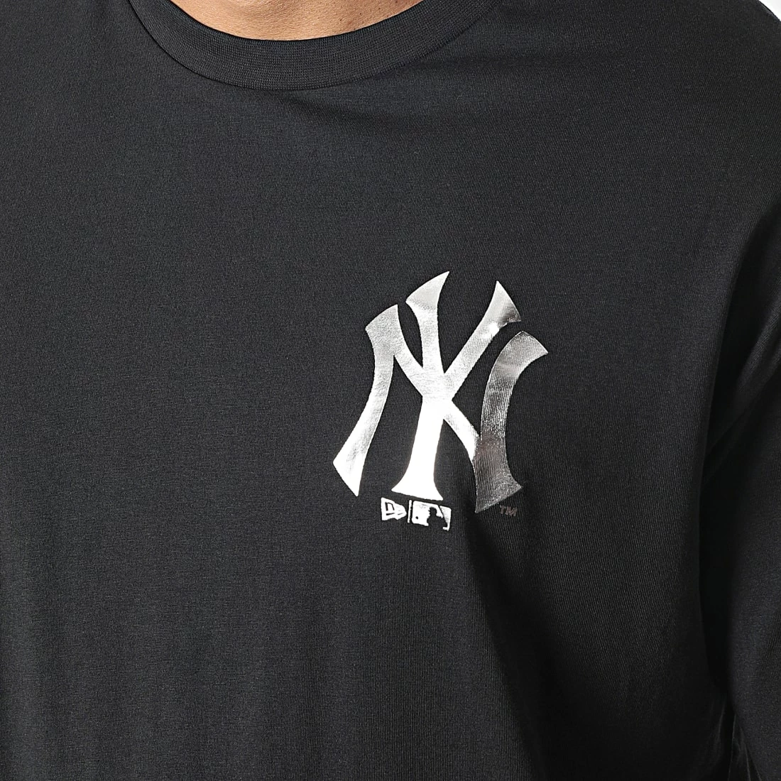 Sortie 🧨 Tee 👚 Shirt Metallic New York Yankees Noir Argenté de New Era 😀 2 Sortie 🧨 Tee 👚 Shirt Metallic New York Yankees Noir Argenté de New Era 😀 – Image 2