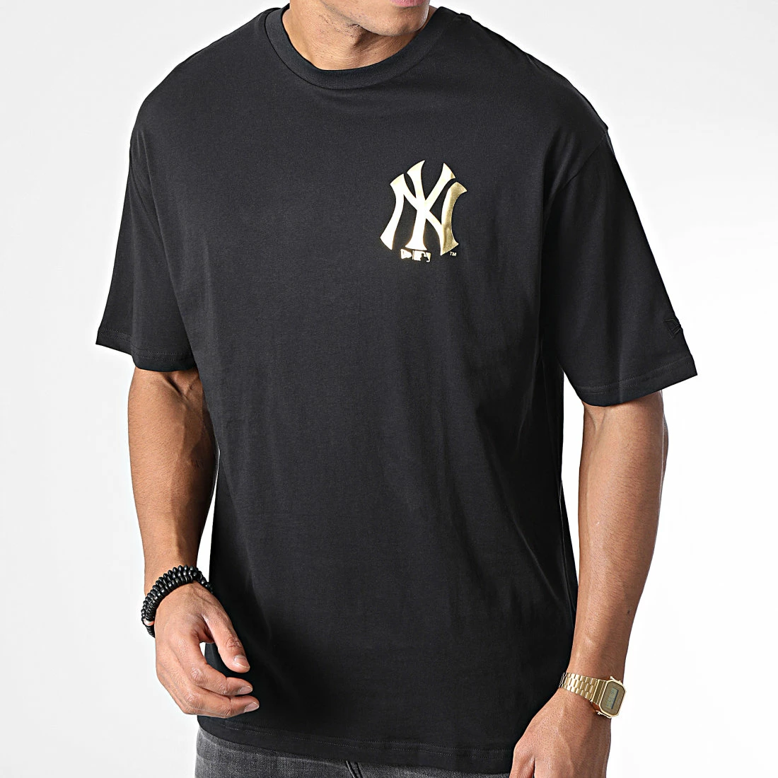 Grosses soldes 😀 Tee 👚 Shirt Metallic New York Yankees Noir Doré de New Era ✨ 3 Grosses soldes 😀 Tee 👚 Shirt Metallic New York Yankees Noir Doré de New Era ✨ – Image 3