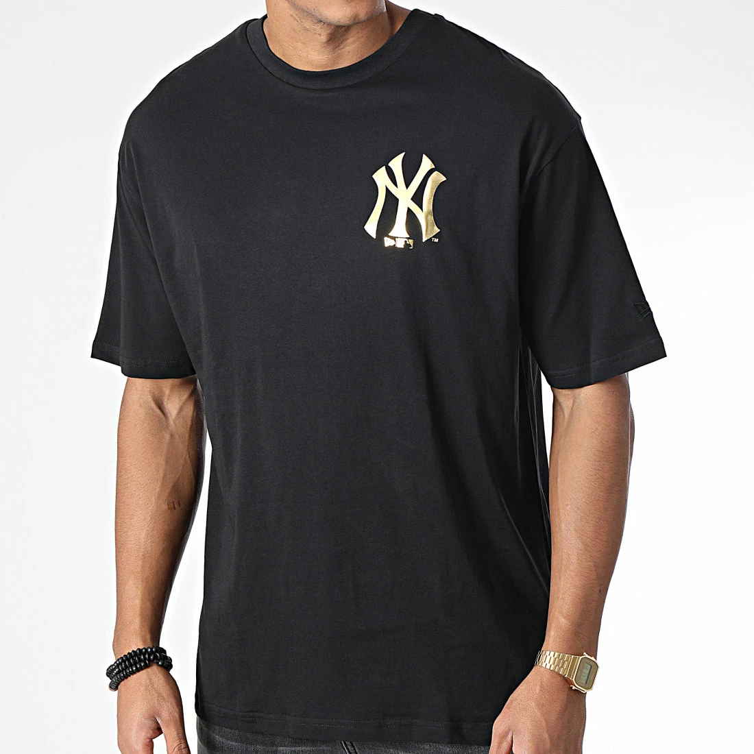 Grosses soldes 😀 Tee 👚 Shirt Metallic New York Yankees Noir Doré de New Era ✨ 4 Grosses soldes 😀 Tee 👚 Shirt Metallic New York Yankees Noir Doré de New Era ✨ – Image 4