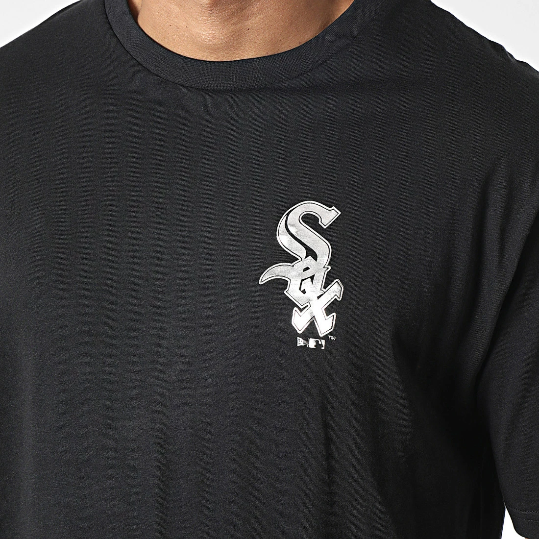 Grosses soldes 😍 Tee 👕 Shirt Metallic Chicago White Sox Noir Argenté de New Era ⭐ 2 Grosses soldes 😍 Tee 👕 Shirt Metallic Chicago White Sox Noir Argenté de New Era ⭐ – Image 2