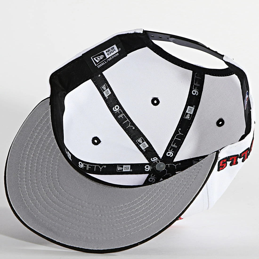 Remise ⌛ Casquette Snapback Retro Title Chicago Bulls Blanc de New Era 🤩 4 Remise ⌛ Casquette Snapback Retro Title Chicago Bulls Blanc de New Era 🤩 – Image 4