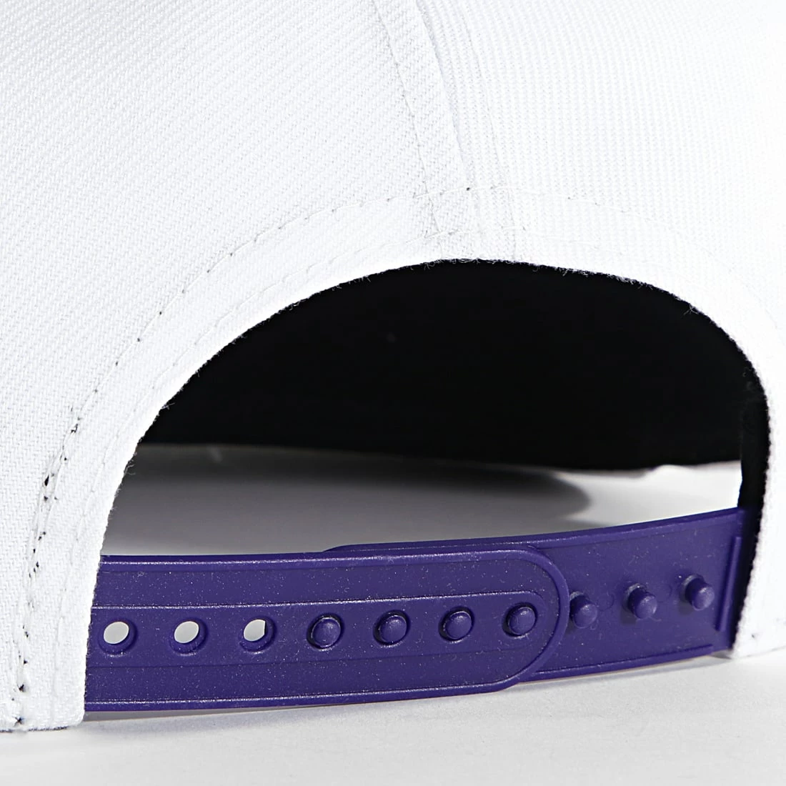 Offres 🛒 Casquette Snapback 9Fifty Retro Title Los Angeles Lakers Blanc de New Era 🎁 3 Offres 🛒 Casquette Snapback 9Fifty Retro Title Los Angeles Lakers Blanc de New Era 🎁 – Image 3