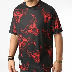De gros 🎁 Tee 👕 Shirt All Over Print Neon Chicago Bulls Noir de New Era 😍 -New Era Soldes 2022 new era 343702 60292331 20221024T153205 03