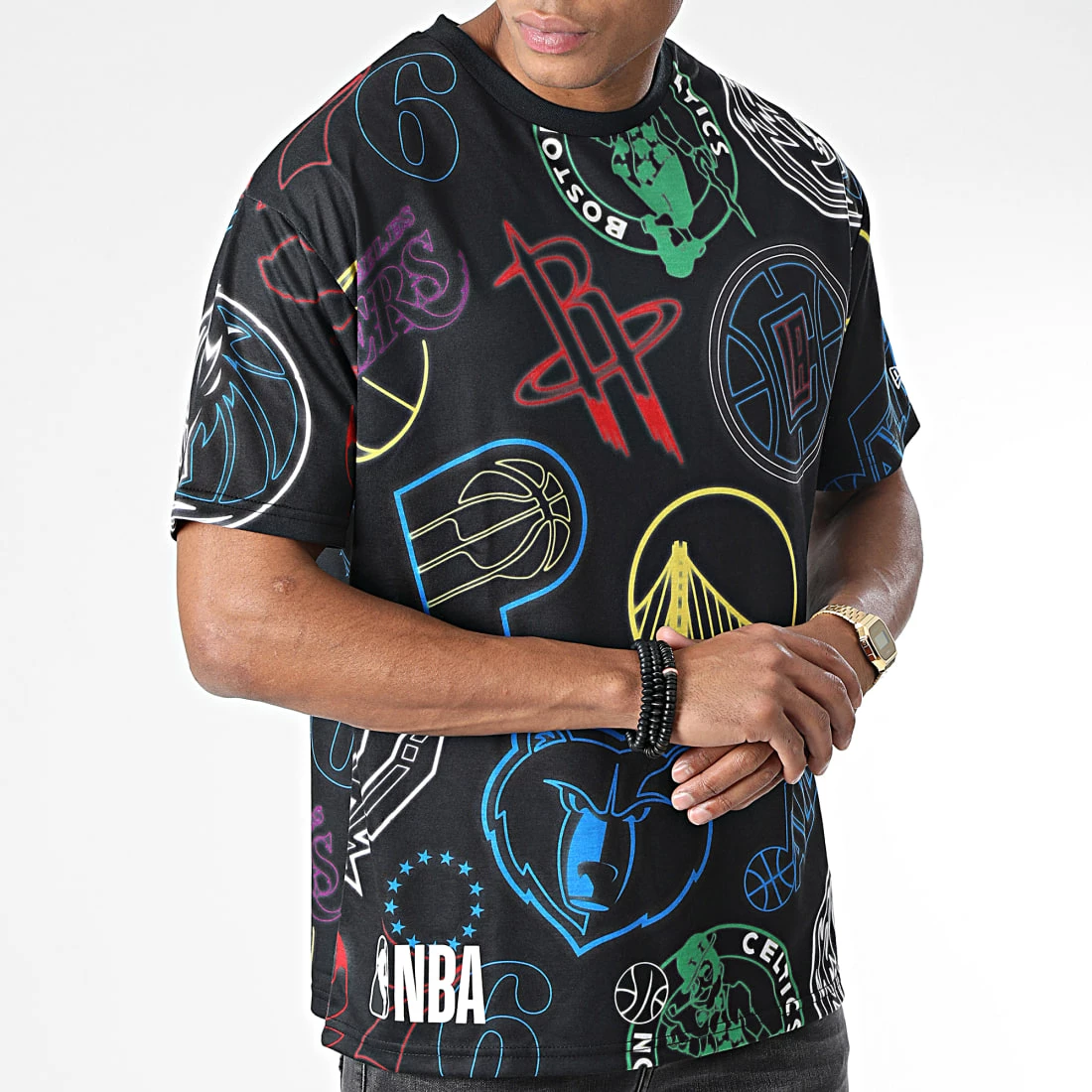 Offres 🥰 Tee 👚 Shirt All Over Print Neon Noir de New Era 😉 3 Offres 🥰 Tee 👚 Shirt All Over Print Neon Noir de New Era 😉 – Image 3