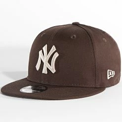 Coupon 👍 Casquette Snapback 9Fifty League Essentials New York Yankees Marron de New Era ⌛