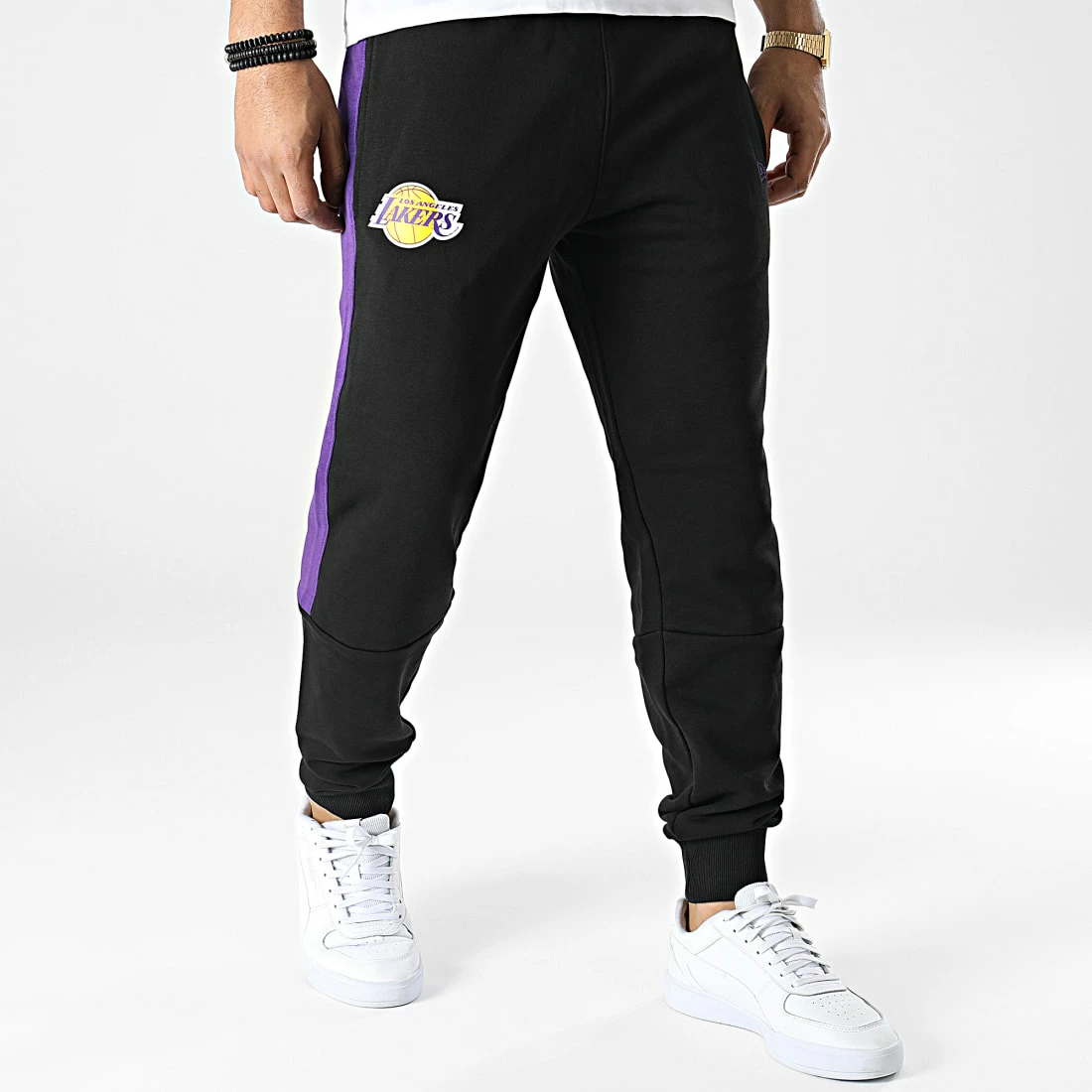 Grosses soldes 🧨 Pantalon Jogging Panel Los Angeles Lakers Noir de New Era 👏 1 Grosses soldes 🧨 Pantalon Jogging Panel Los Angeles Lakers Noir de New Era 👏
