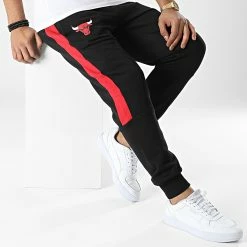 Sortie 🤩 Pantalon Jogging Panel Chicago Bulls Noir de New Era 👍 -New Era Soldes 2022 new era 344799 60292308 20221108T151507 03