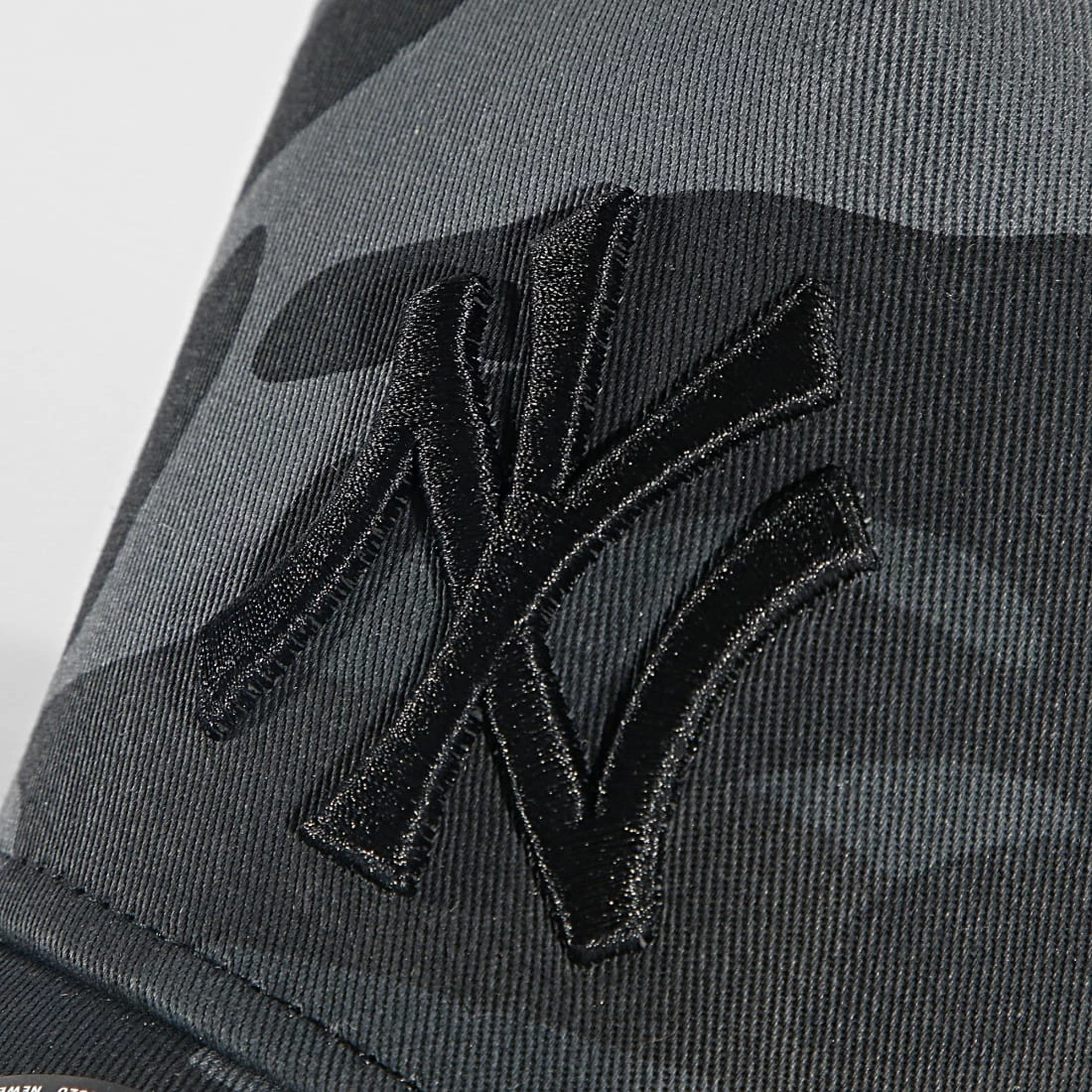 Grosses soldes 🛒 Casquette Trucker Midnight Camo New York Yankees Noir de New Era 🎉 2 Grosses soldes 🛒 Casquette Trucker Midnight Camo New York Yankees Noir de New Era 🎉 – Image 2