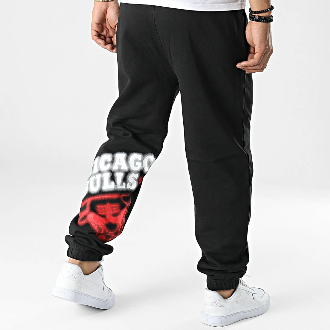 Promo 🛒 Pantalon Jogging Chicago Bulls NBA 60292367 Noir de New Era 💯 4 Promo 🛒 Pantalon Jogging Chicago Bulls NBA 60292367 Noir de New Era 💯 – Image 4