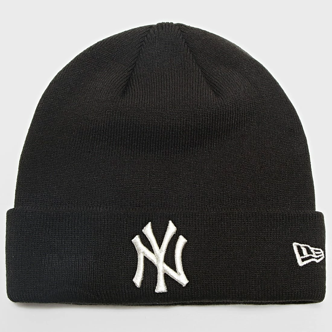 Sortie ✨ Bonnet Femme Metallic Cuff New York Yankees Noir de New Era 🧨 1 Sortie ✨ Bonnet Femme Metallic Cuff New York Yankees Noir de New Era 🧨
