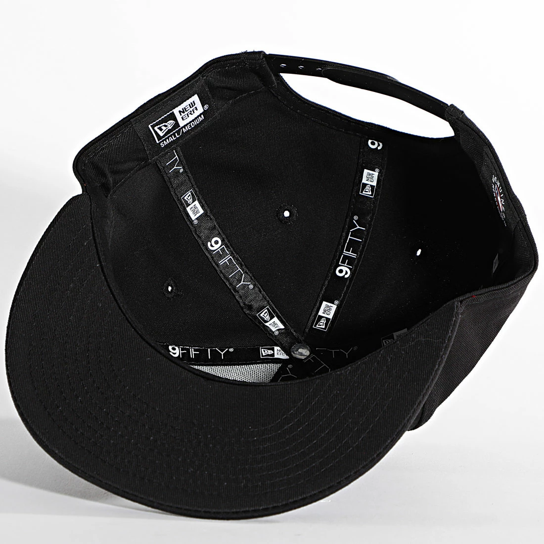 Meilleure vente 🌟 Casquette Snapback 9Fifty League Essentials New York Yankees Noir de New Era ✨ 4 Meilleure vente 🌟 Casquette Snapback 9Fifty League Essentials New York Yankees Noir de New Era ✨ – Image 4