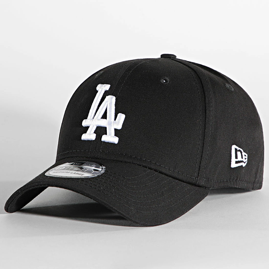 De gros ✔️ Casquette Fitted 39Thirty League Essential Los Angeles Dodgers Noir Blanc de New Era ⌛ 1 De gros ✔️ Casquette Fitted 39Thirty League Essential Los Angeles Dodgers Noir Blanc de New Era ⌛